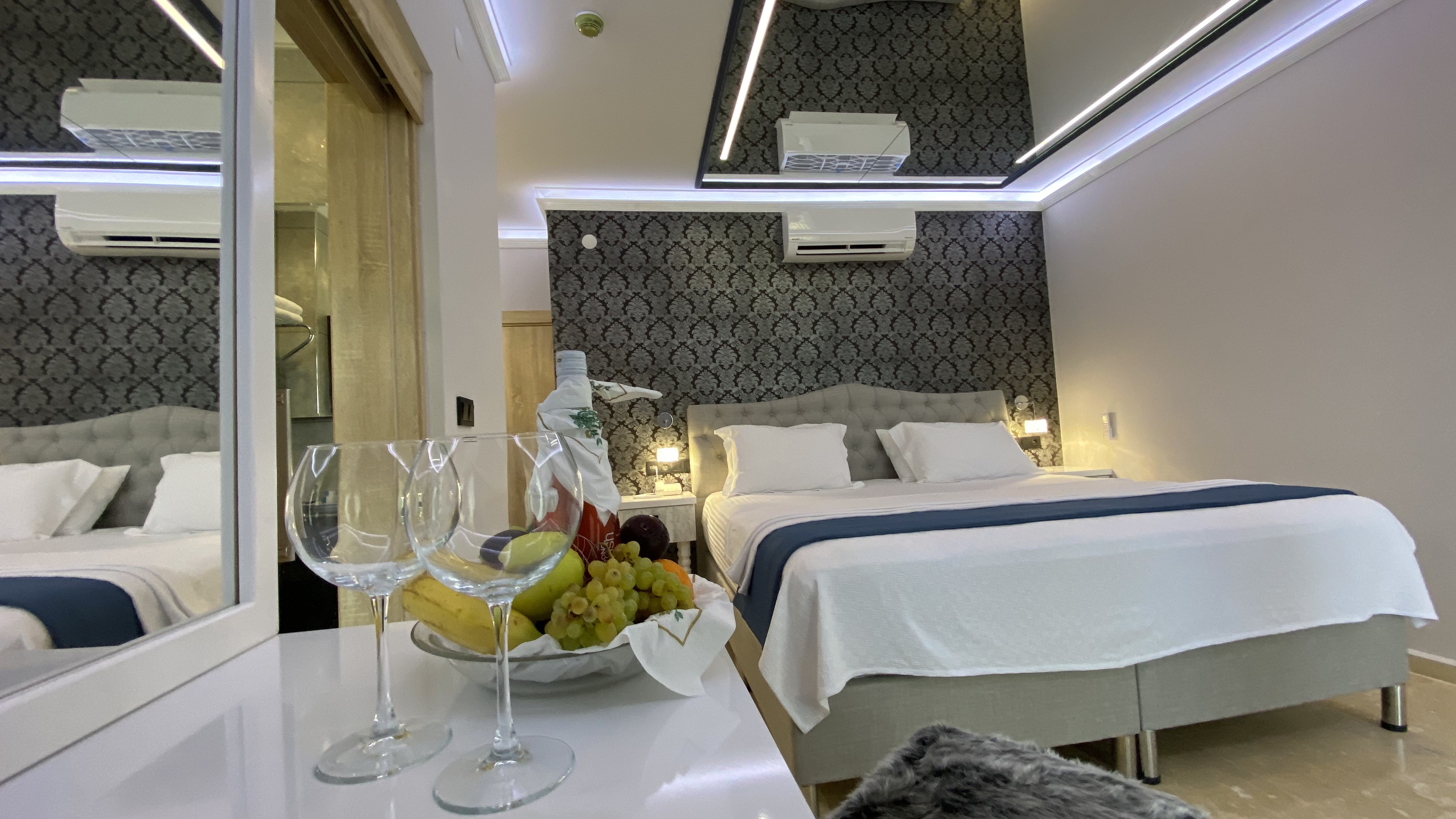 Otel